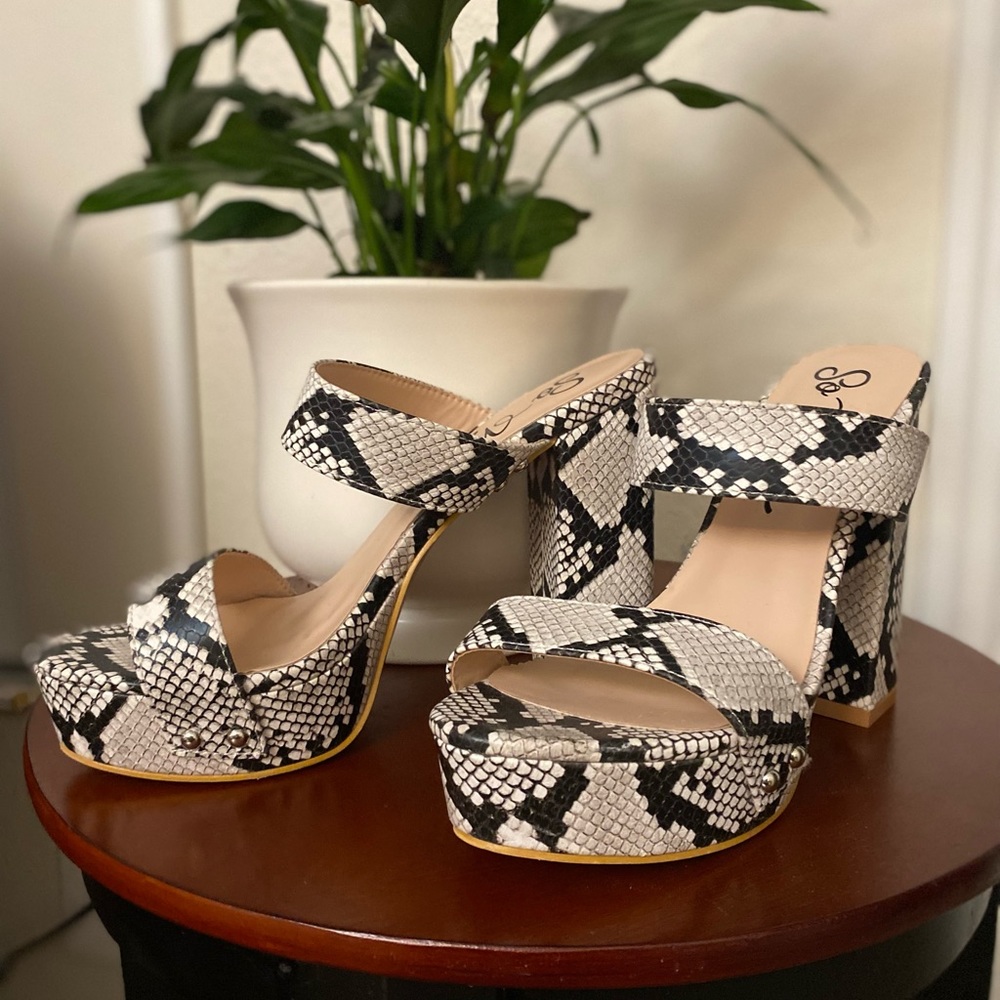 Cute Snake designed, block heels! Perfect for your next brunch date!